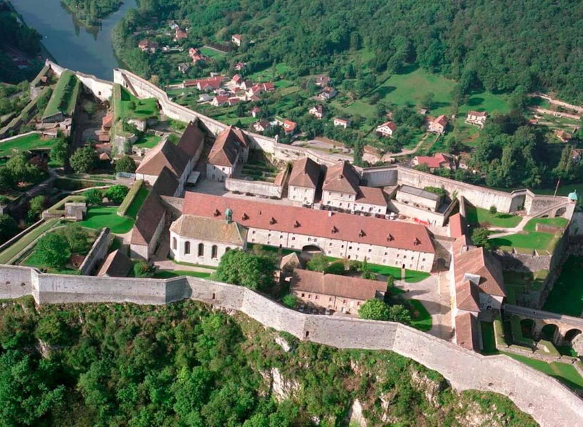 Gite 3 Etoiles "Entre Sources Et Riviere" Besancon Vaire-le-Grand Екстериор снимка
